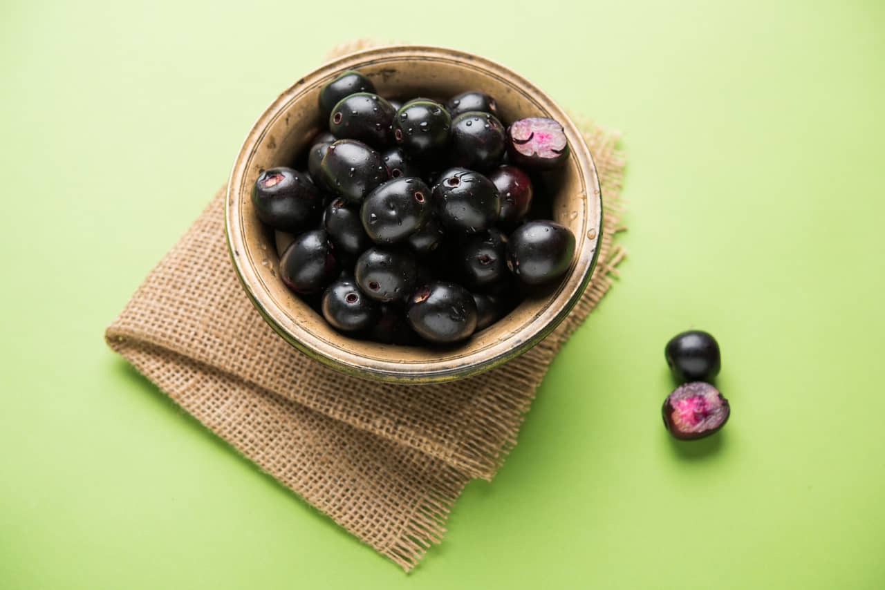 jamun plums to control and manage diabetes